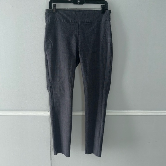 Van Heusen Slim Ankle Pant EUC - Picture 1 of 5